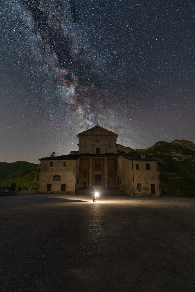Castelmagno sotto un cielo stellato